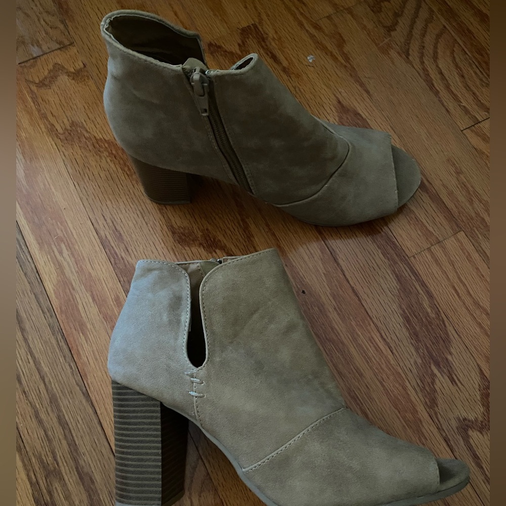 heeled boots